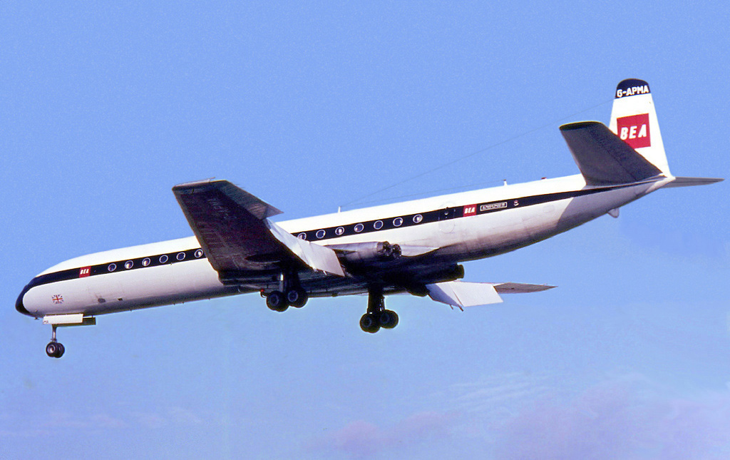 Letalo Comet 4B letalske družbe British European Airways na letališču Berlin Tempelhof oktobra 1968.
